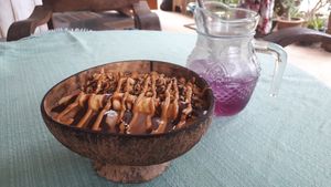 Snickers bowl and butterfly pea kombucha at Bom Bowls in Pai