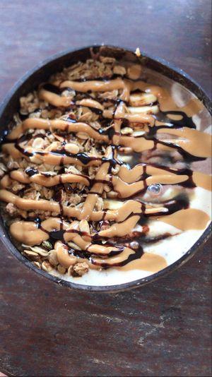 Snickers bowl at Bom Bowls in Pai