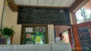 Menu and current specials at Bom Bowls in Pai