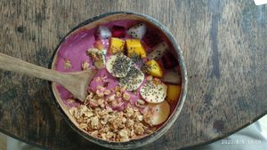 Acai smoothie bowl at Bom Bowls in Pai