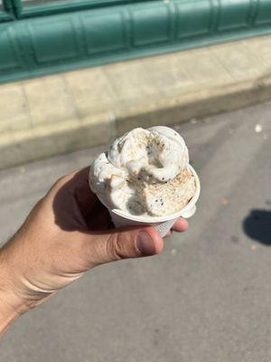 Two school cup  at Veganista Ice Cream V in Vienna