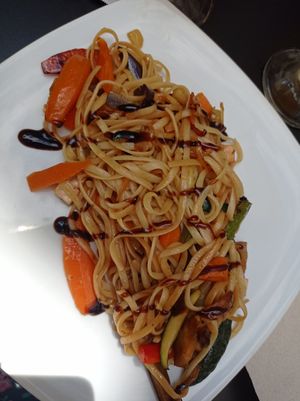 Wok de verduras y tofu at Blu Cafe in Santiago De Compostela