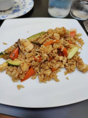Arroz con verduras y tofu at Blu Cafe in Santiago De Compostela