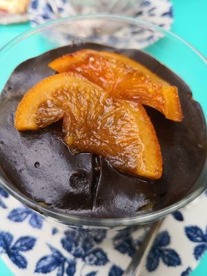 Dulce chocolate negro y naranja at Blu Cafe in Santiago De Compostela