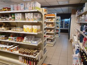 aisles (not all vegan products) at Ayuno in Ghent