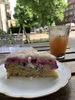 Zitronenkuchen at Cafe Brooks in Hamburg
