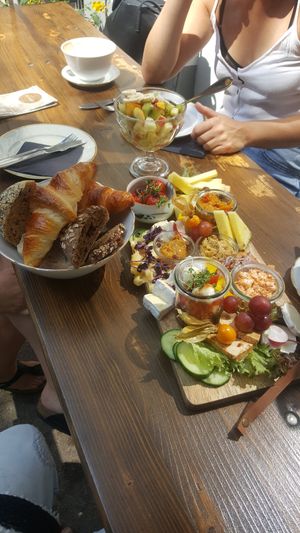 Brunch (veggie and vegan) at Cafe Brooks in Hamburg