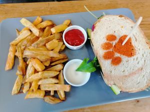 Saisonaler Burger at Katzentempel in Hamburg