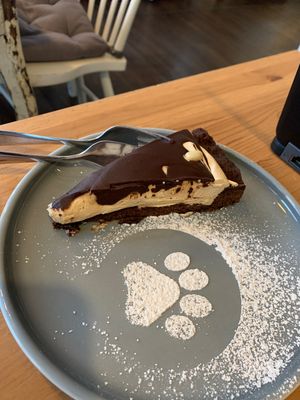 Snickers cake at Katzentempel in Hamburg