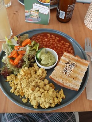 Katerfrühstück at Katzentempel in Hamburg