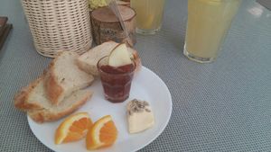 Sweet breakfast at Katzentempel in Hamburg