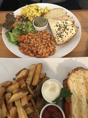 Katerfrühstück  at Katzentempel in Hamburg