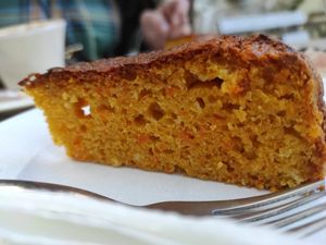 Carrot cake at O Porto dos Gatos in Porto