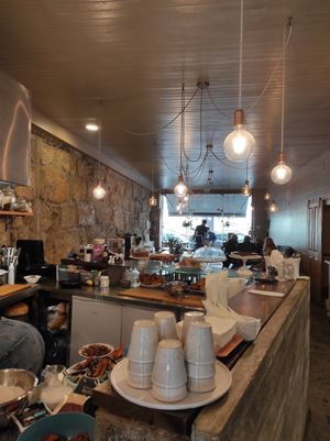 Inside at O Porto dos Gatos in Porto