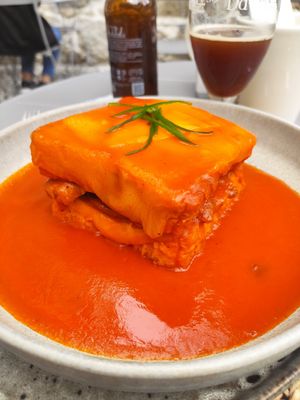  at O Porto dos Gatos in Porto