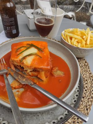  at O Porto dos Gatos in Porto