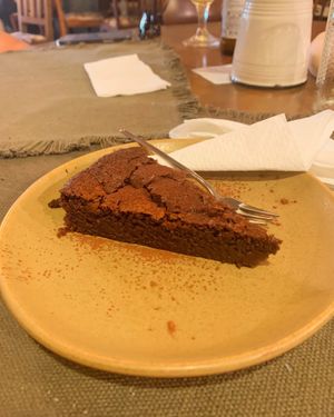Bolo de chocolate húmido   at O Porto dos Gatos in Porto