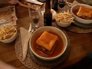  at O Porto dos Gatos in Porto