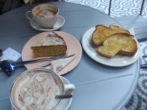  at O Porto dos Gatos in Porto