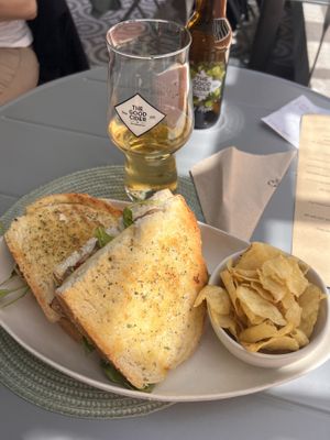   at O Porto dos Gatos in Porto