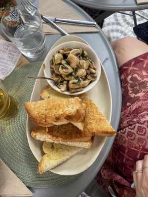   at O Porto dos Gatos in Porto