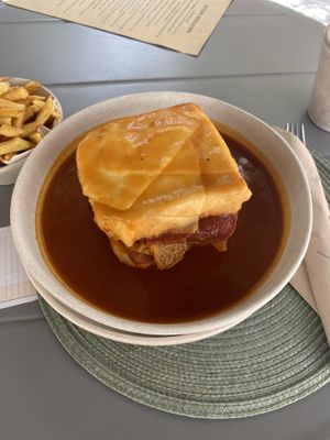 Francesinha  at O Porto dos Gatos in Porto