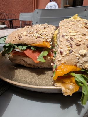  at O Porto dos Gatos in Porto