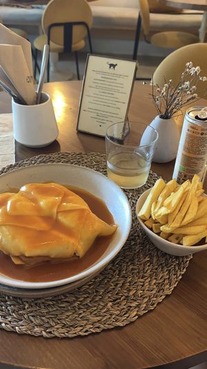   at O Porto dos Gatos in Porto