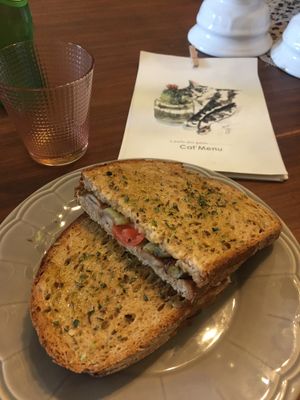 ‘KORAT’ sandwich at O Porto dos Gatos in Porto