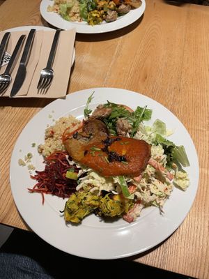 So eine leckere Auswahl  at DaTerra - Mercado Beira Rio in Vila Nova De Gaia