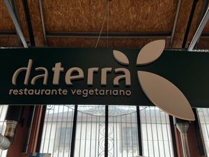 Restaurant name & logo  at DaTerra - Mercado Beira Rio in Vila Nova De Gaia