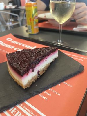 Vegan desserts too!   at DaTerra - Mercado Beira Rio in Vila Nova De Gaia