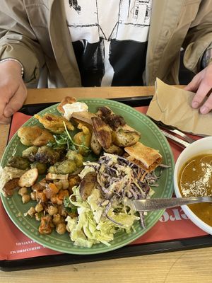 Amazing choices, and you get two plates of these!  at DaTerra - Mercado Beira Rio in Vila Nova De Gaia