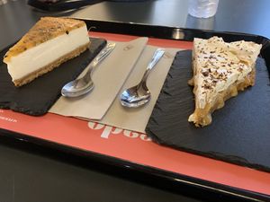 Cheesecake and banana cream pie at DaTerra - Mercado Beira Rio in Vila Nova De Gaia