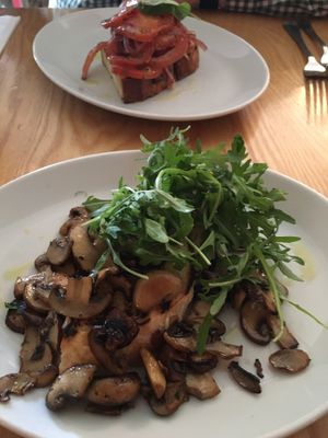 Garlic mushrooms with truffle oil and ciabatta  at Sorella Sorella in Gateshead