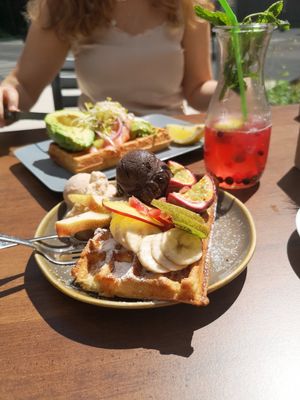 Delicious vegan waffle with fresh fruit and ice cream at Claus Eismanufaktur & Deli in Stuttgart