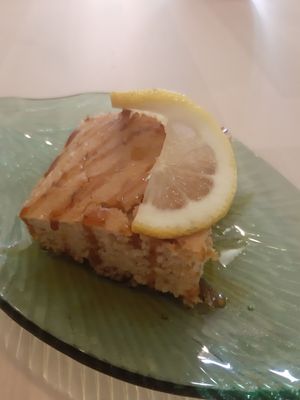 Bizcocho de limón at Veggie Penguin in Tenerife