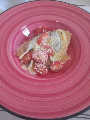 Pasta fresca con aceite de trufa y parmesano veggie at Veggie Penguin in Tenerife