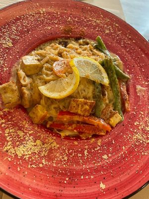 Pad Thai: huge, creamy and delicious at Veggie Penguin in Tenerife