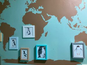 decoration of the toilet at Veggie Penguin in Tenerife