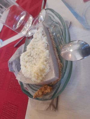 Tarta de limón at Veggie Penguin in Tenerife