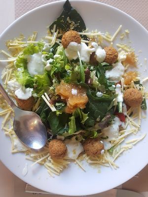 King's salad at Veggie Penguin in Tenerife