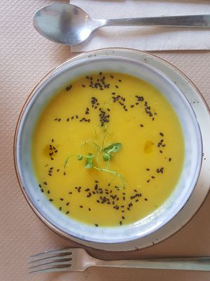 Pumpkin-zucchini soup at Veggie Penguin in Tenerife