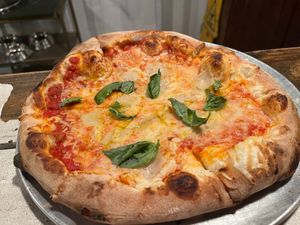 Simple pizza at Federalist Public House in Sacramento