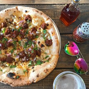 vegan pizza at Federalist Public House in Sacramento