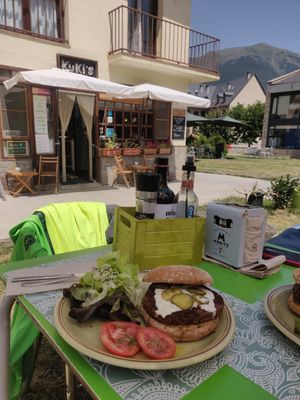 Burgers at Kuki's in Viella