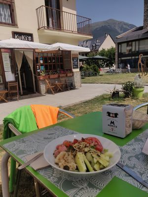 Salad at Kuki's in Viella