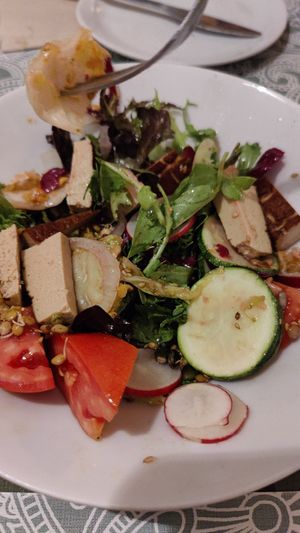 Ensalada + Tofu at Kuki's in Viella