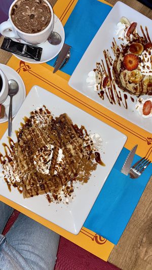 The biscoff waffles are amazing and presentation is always 10/10 at Freedom Cakes Bakery in Madrid