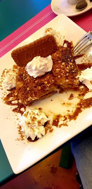 Lotus Pancakes 🤩 at Freedom Cakes Bakery in Madrid